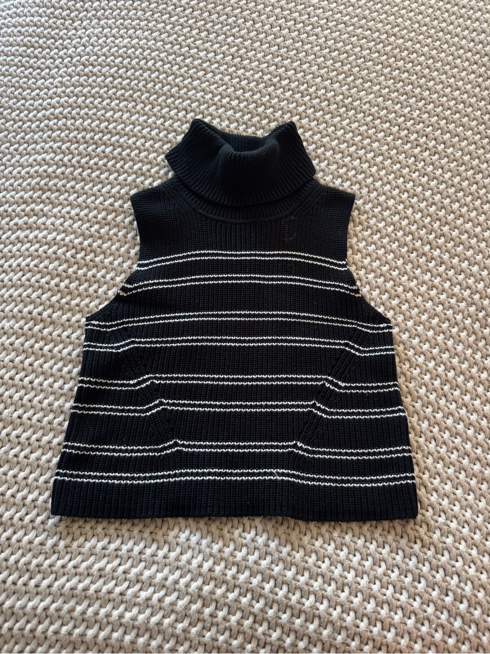 New W/O Tags French Connection Black Sleeveless Turtleneck Sweater
